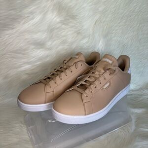 Adidas Men's Low-Top Sneakers in Beige and White